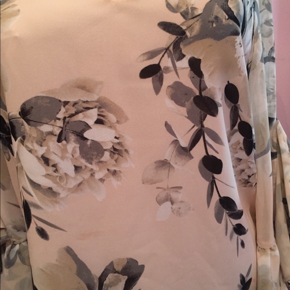 Calvin Klein grey-blush floral top - Picture 2 of 8